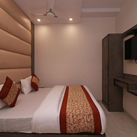 Oyo 11593 Hotel Aman Guest House New Delhi Eksteriør billede