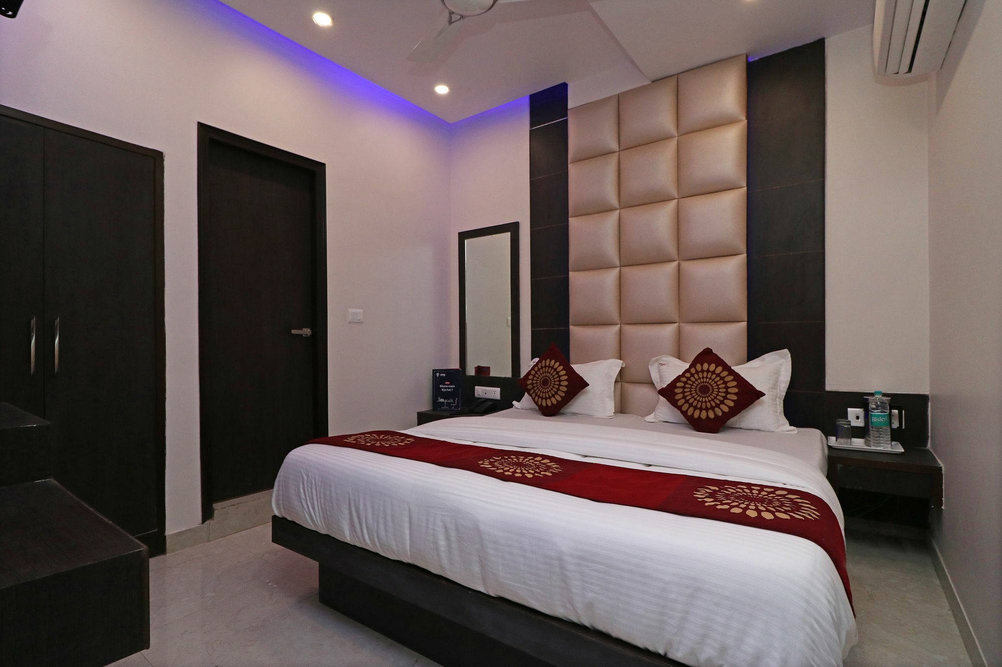 Oyo 11593 Hotel Aman Guest House New Delhi Eksteriør billede